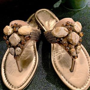 VINCE CAMUTO/Gold Sandals w Earth-tone Gems/ NWOT